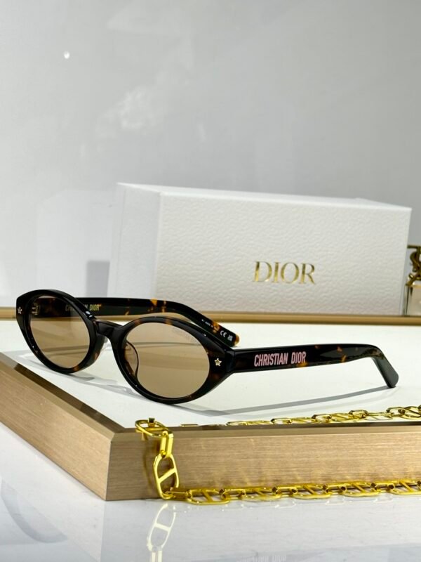 Dior - Image 6