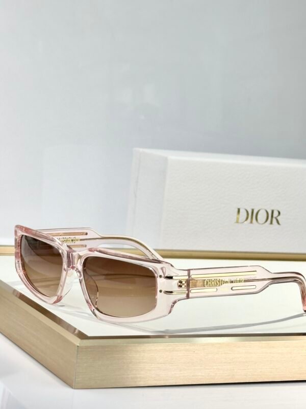 Dior - Image 6