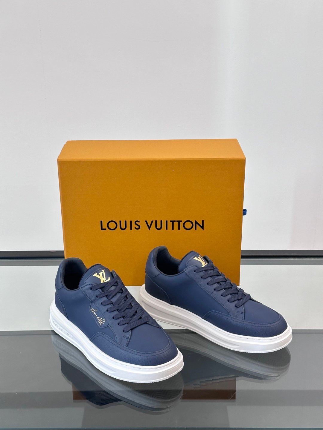 LV MAN - Image 6