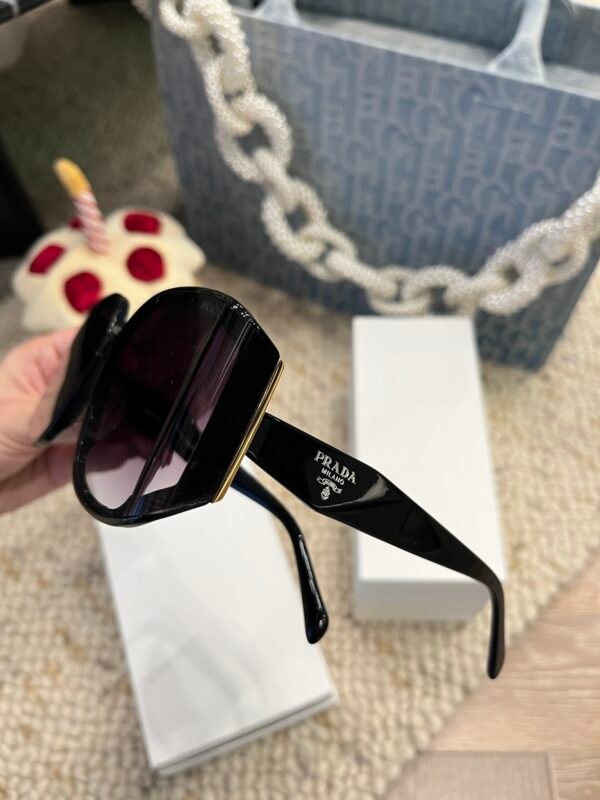 PRADA - Image 6