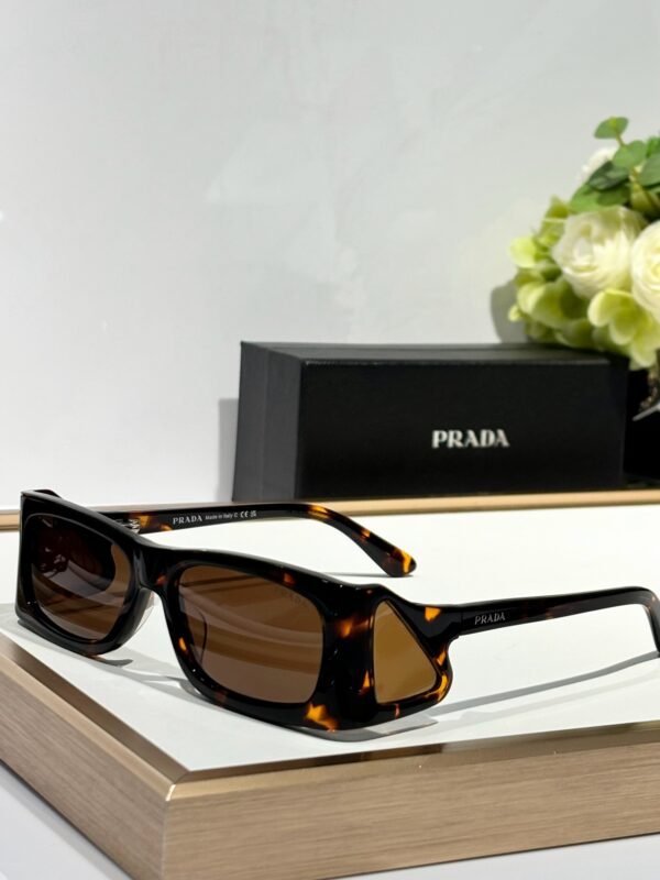 PRADA - Image 6