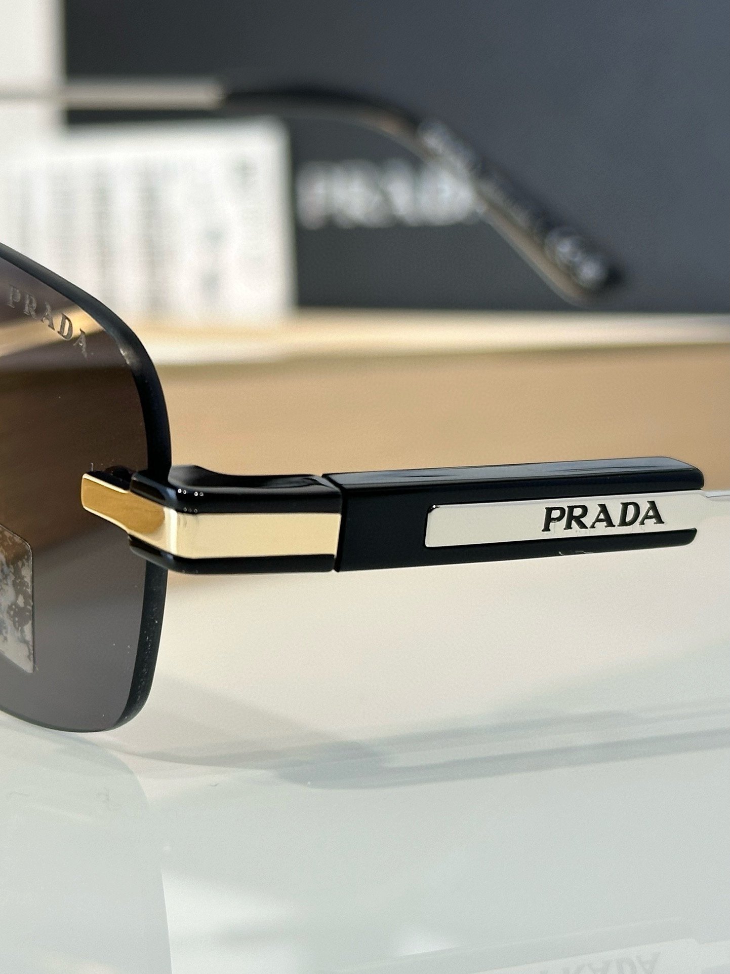 PRADA - Image 6