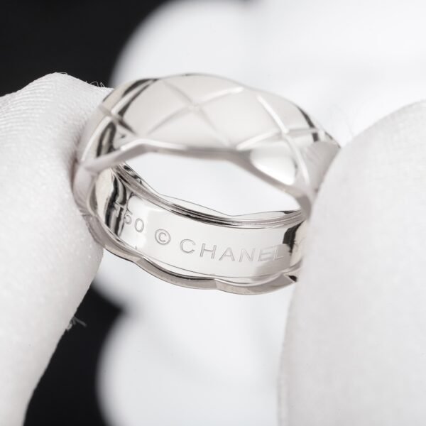 Chanel - Image 6