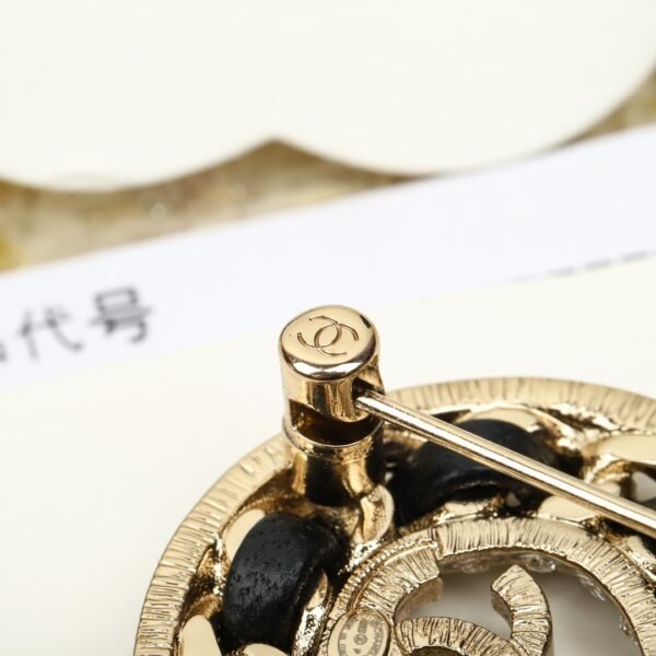 Chanel - Image 6