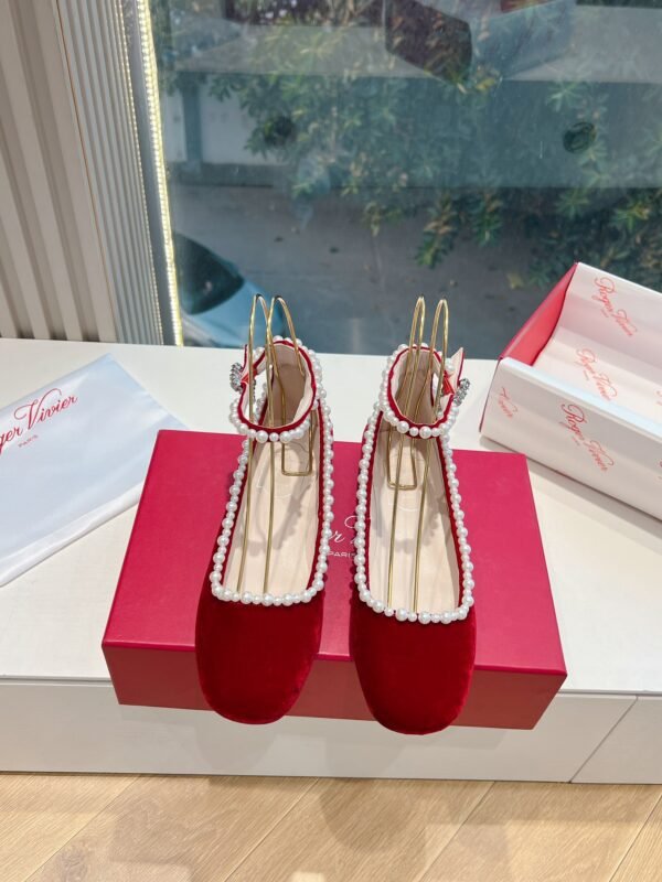 Roger Vivier - Image 4