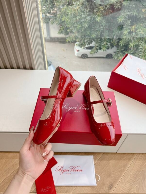 Roger Vivier - Image 4