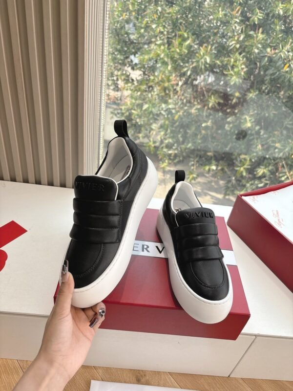 Roger Vivier - Image 4