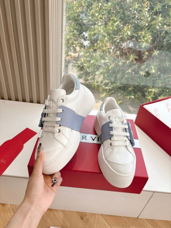 Roger Vivier - Image 4