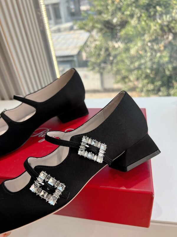 Roger Vivier - Image 4