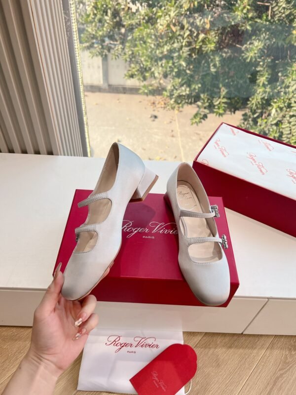 Roger Vivier - Image 4