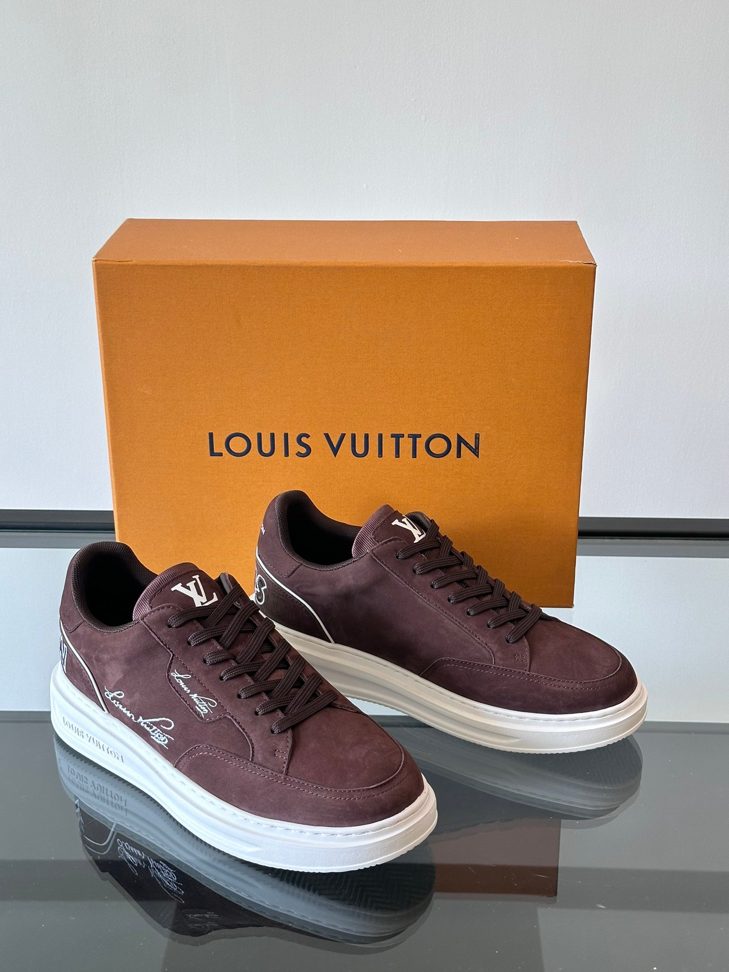 LV MAN - Image 6