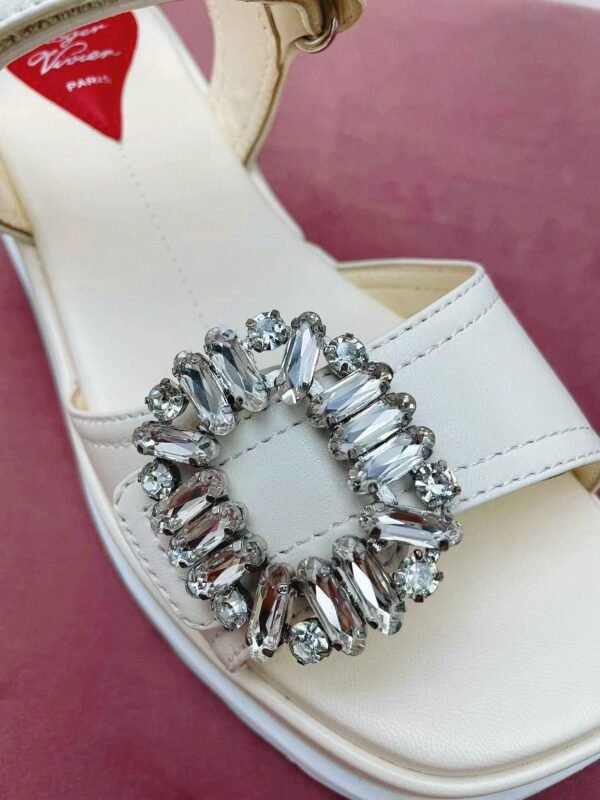 Roger Vivier - Image 6