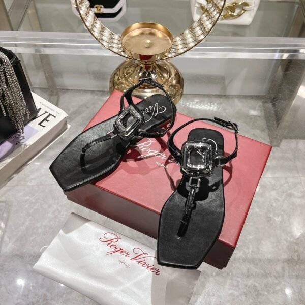 Roger Vivier - Image 4