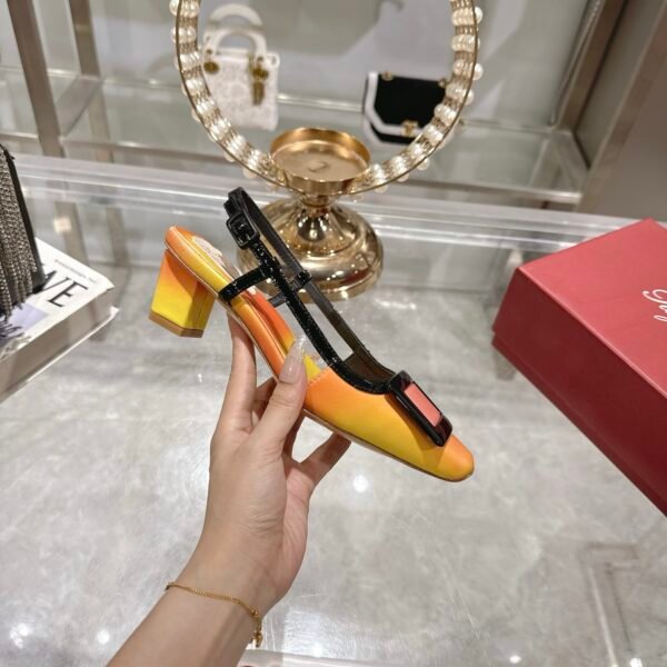 Roger Vivier - Image 6