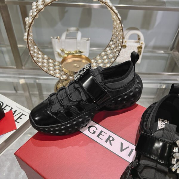 Roger Vivier - Image 4