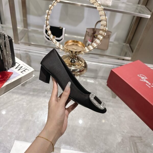 Roger Vivier - Image 6