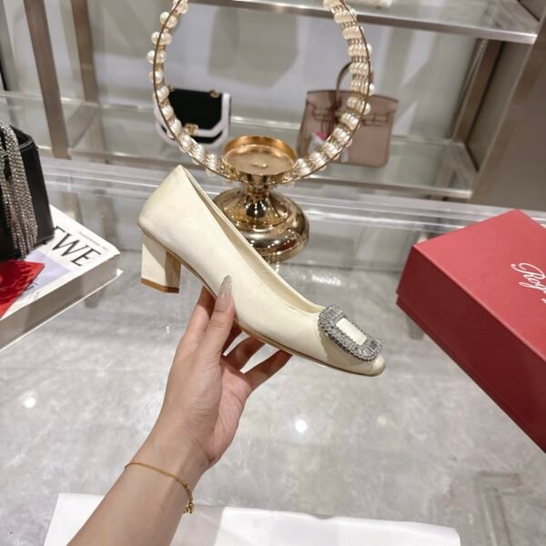 Roger Vivier - Image 4