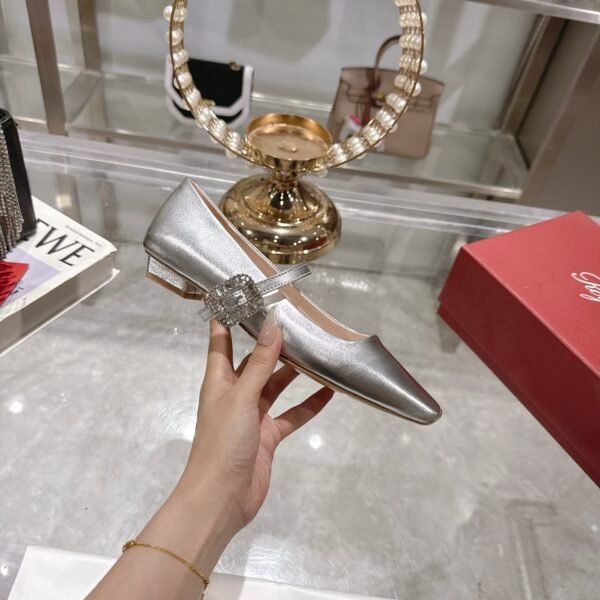 Roger Vivier - Image 4