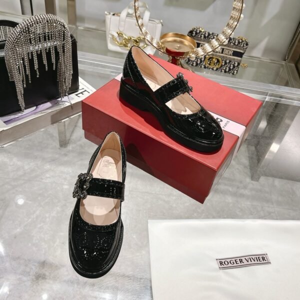 Roger Vivier - Image 5