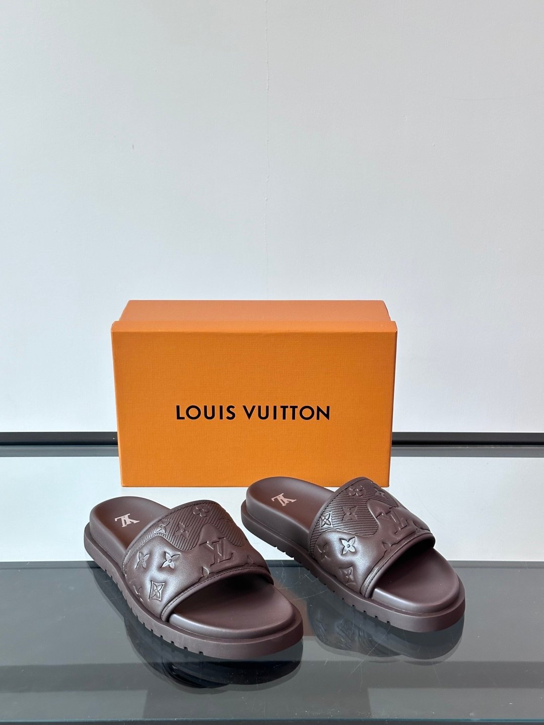 LV MAN - Image 6