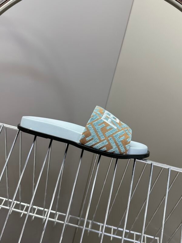FENDI - Image 6