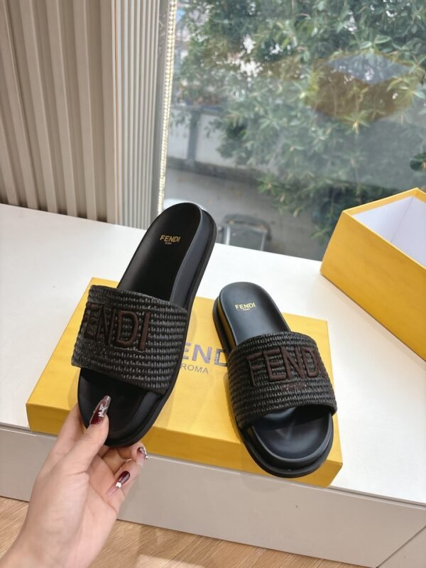 FENDI - Image 6