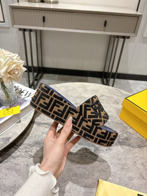 FENDI - Image 6