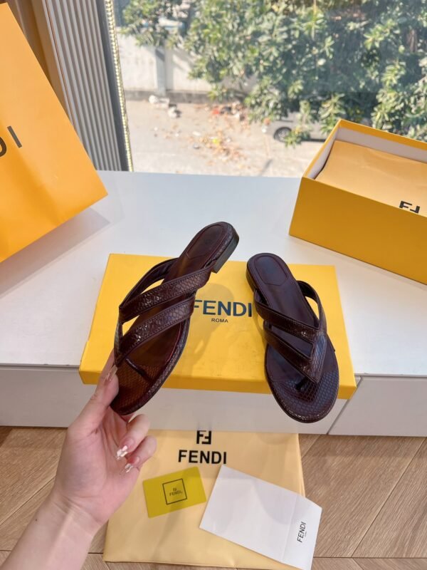 FENDI - Image 6