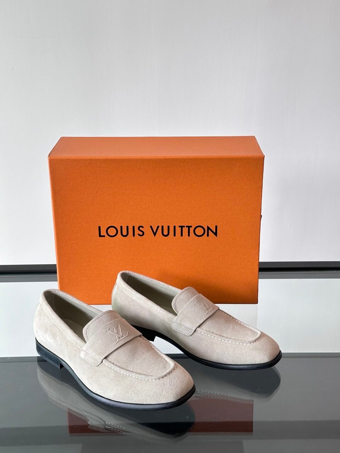 LV MAN - Image 6