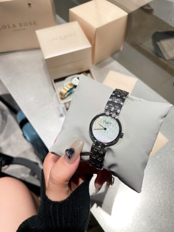 Dior - Image 6