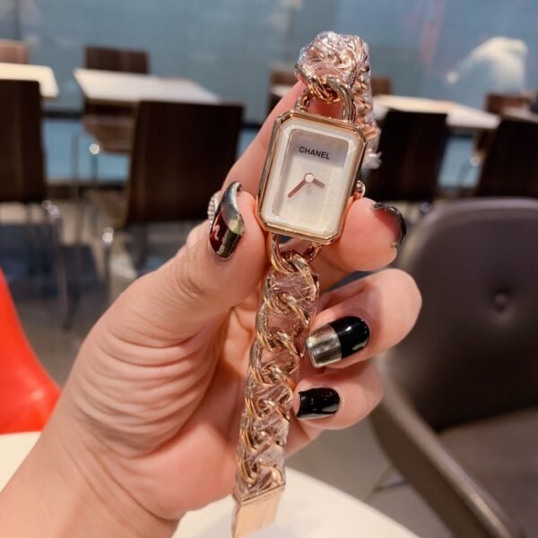 CHANEL - Image 6