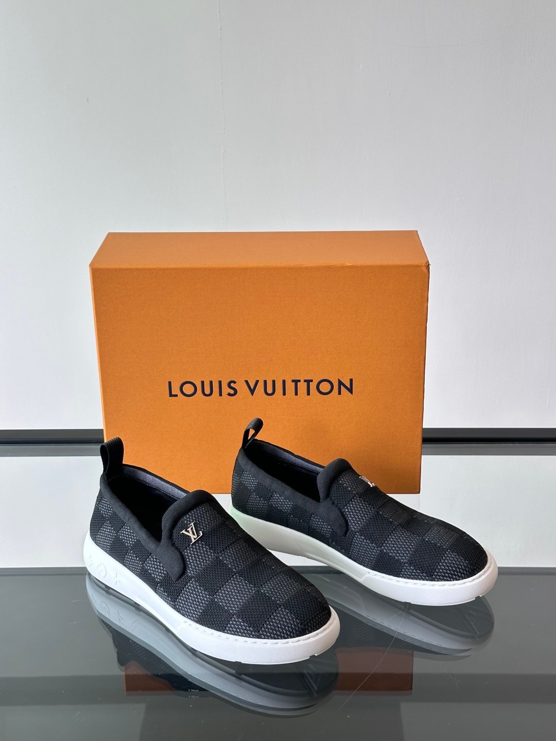 LV MAN - Image 6