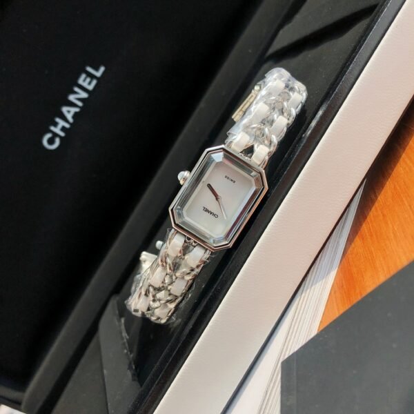 CHANEL - Image 4