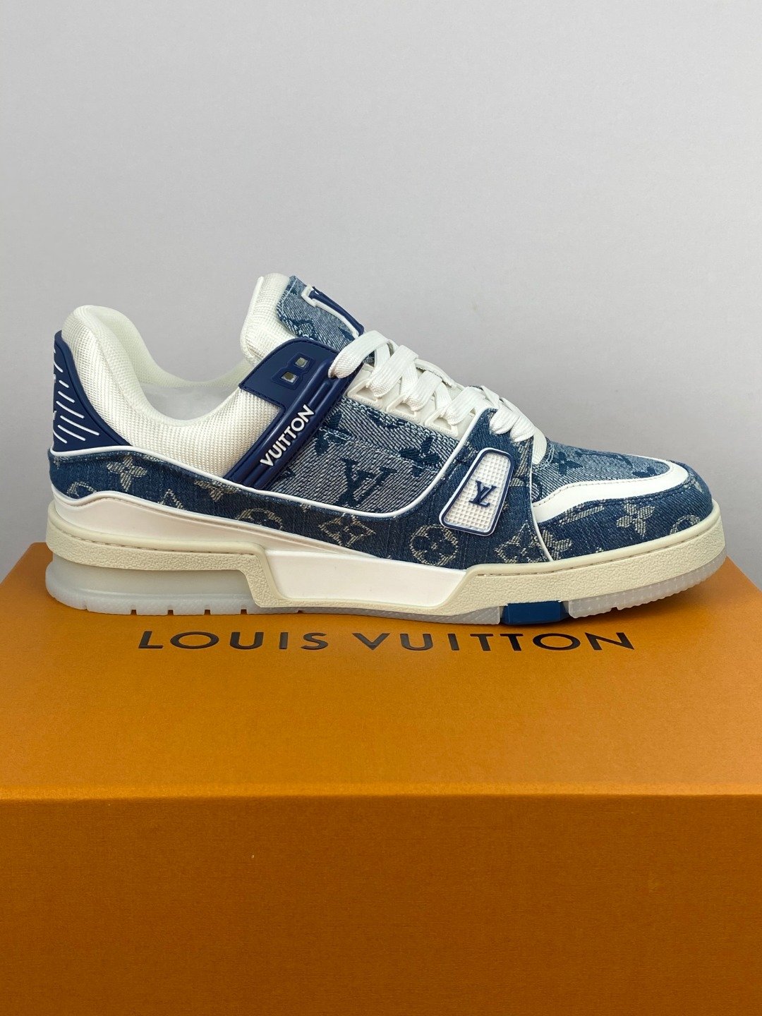 LV MAN - Image 6