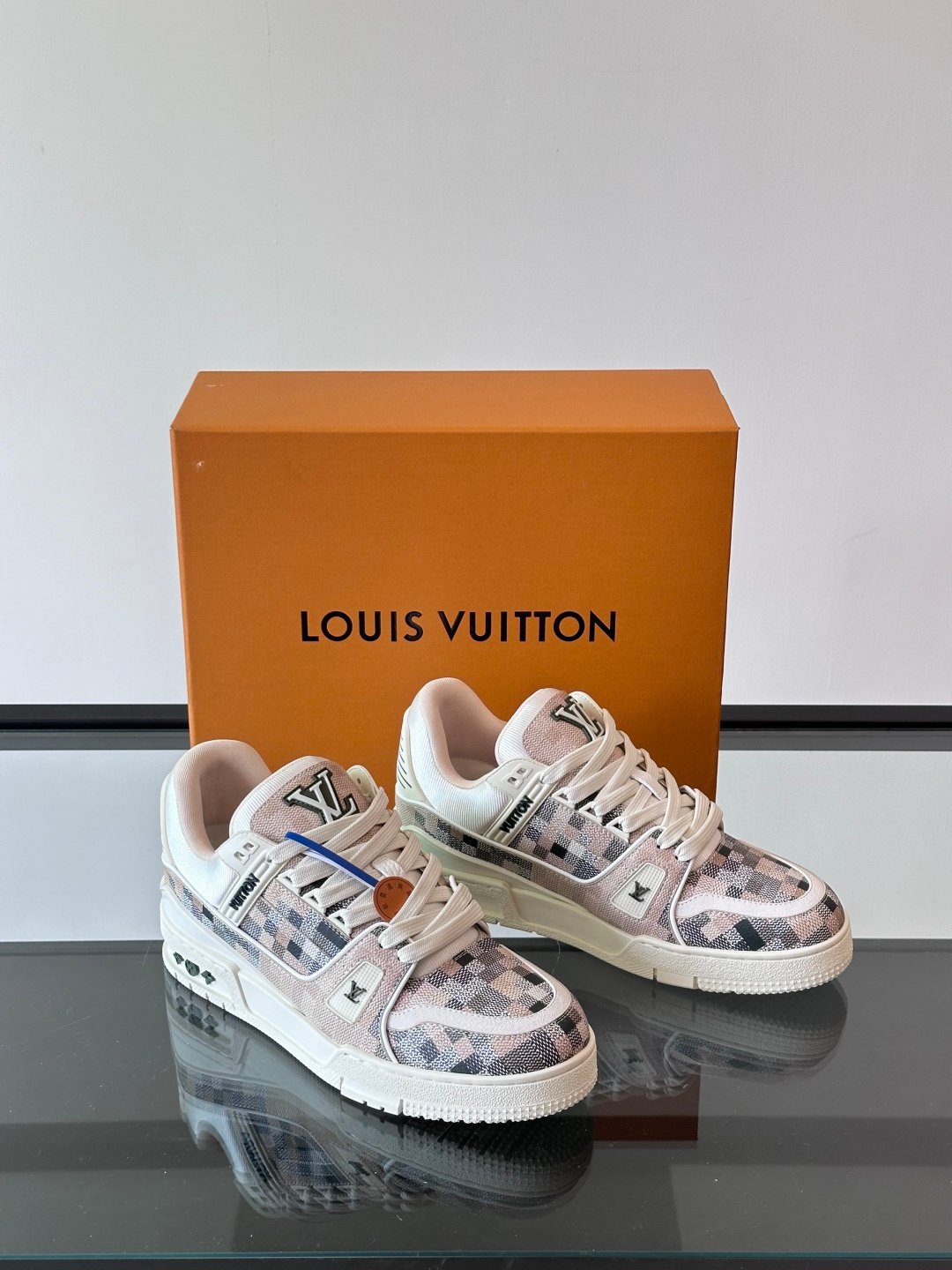 LV MAN - Image 6