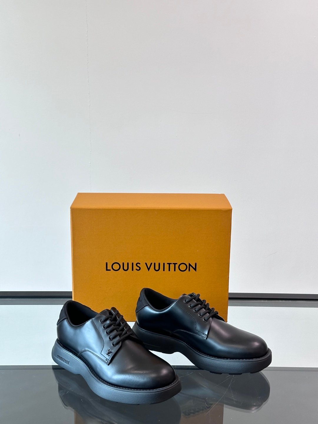 LV MAN - Image 6