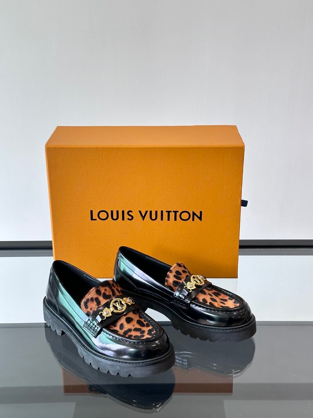 LV MAN - Image 6
