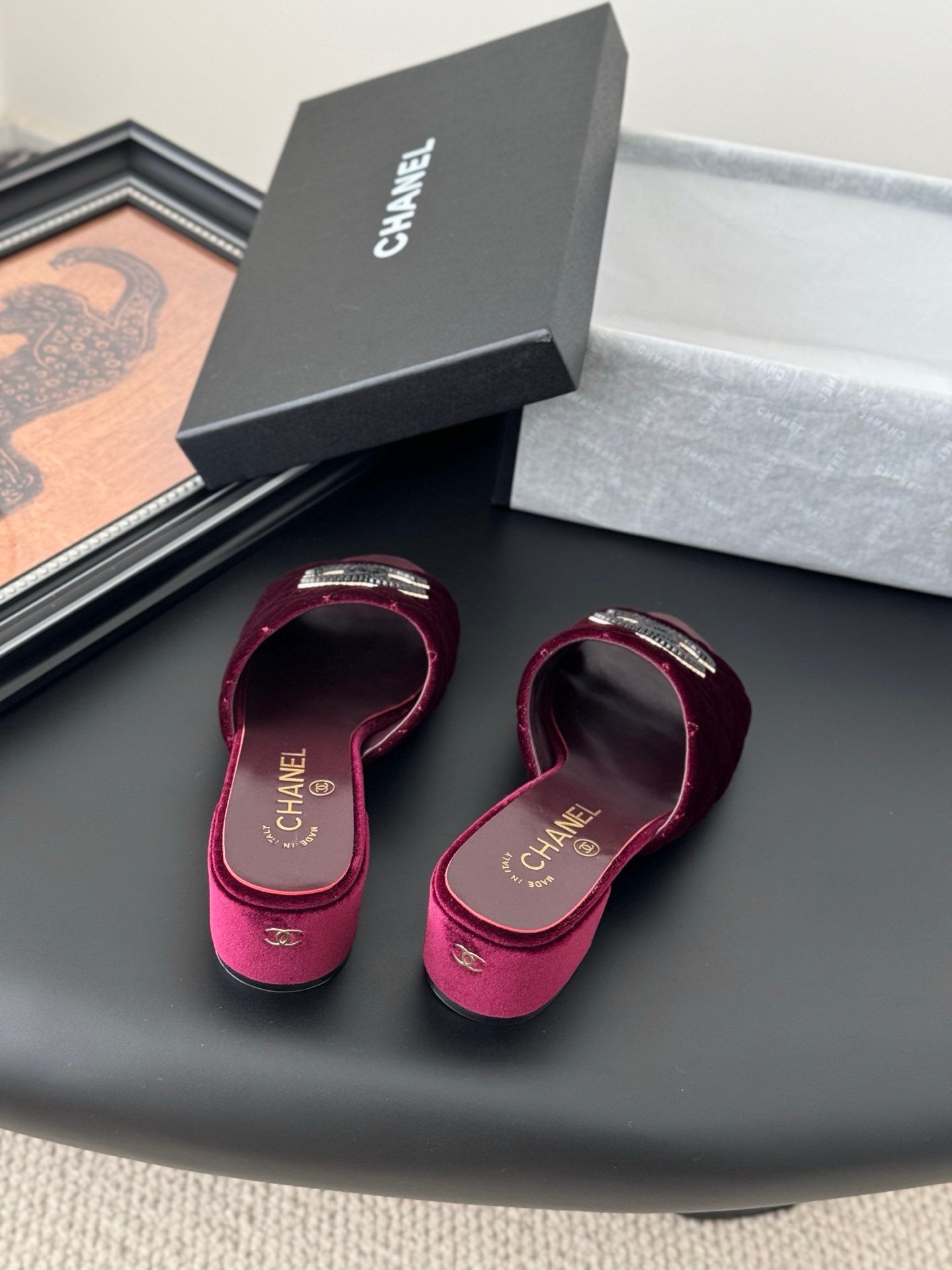 CHANEL Woman - Image 6