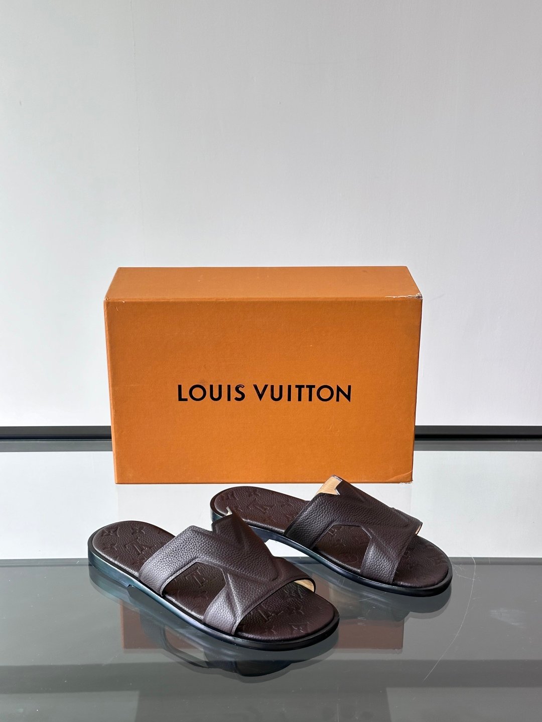 LV MAN - Image 6