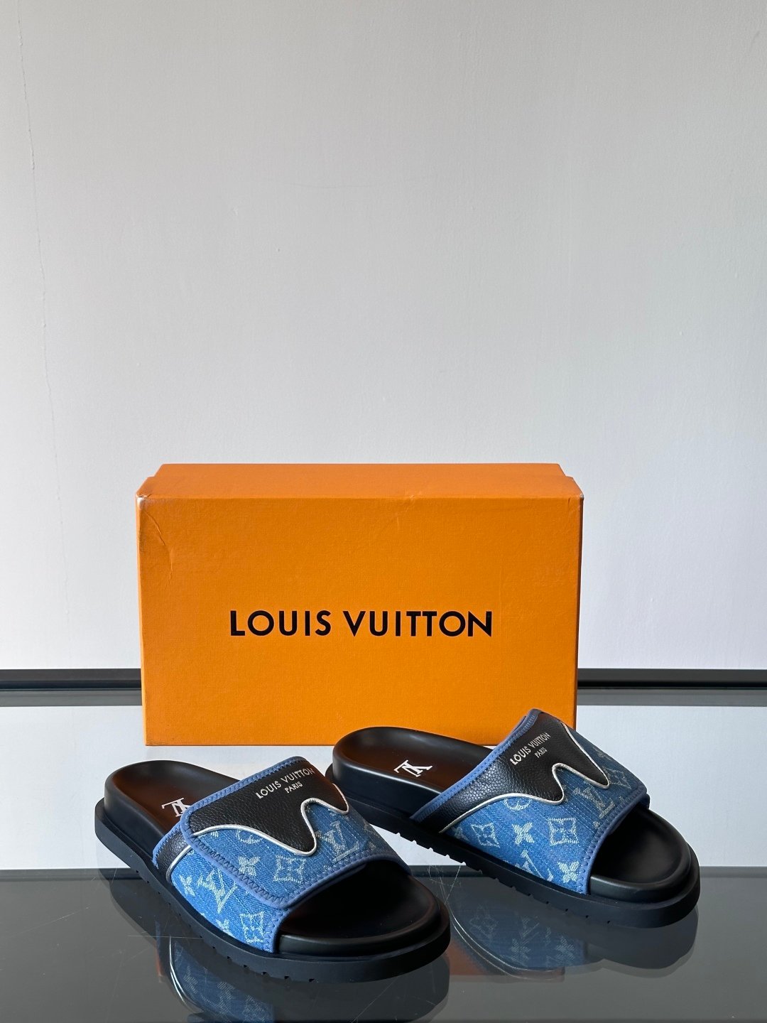 LV MAN - Image 6