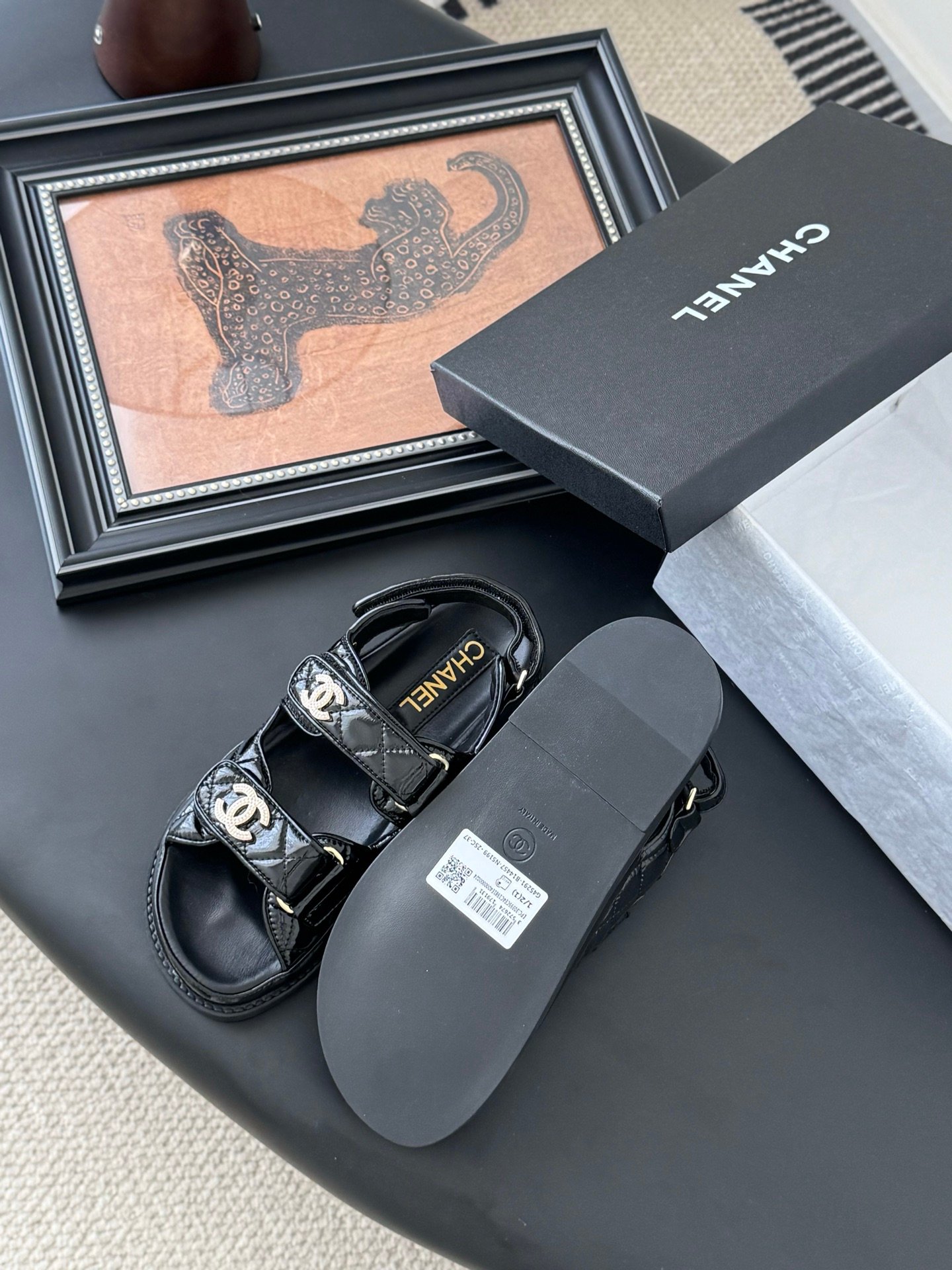 CHANEL Woman - Image 6