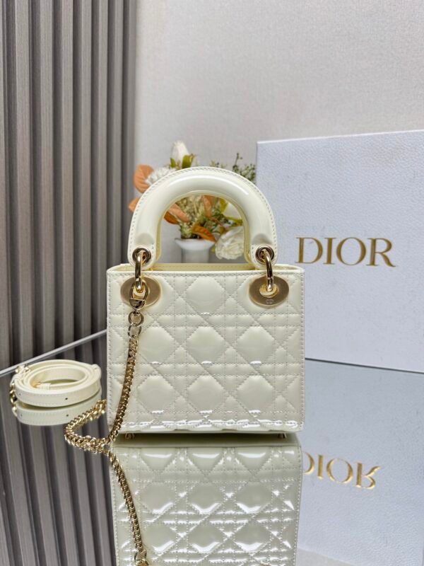 DIOR