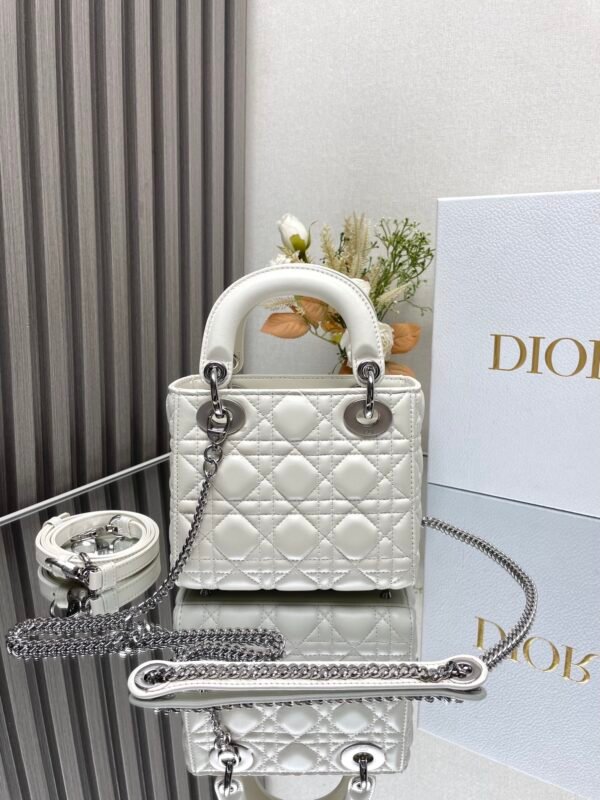 DIOR