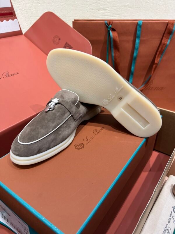 Loro Piana woman - Image 6