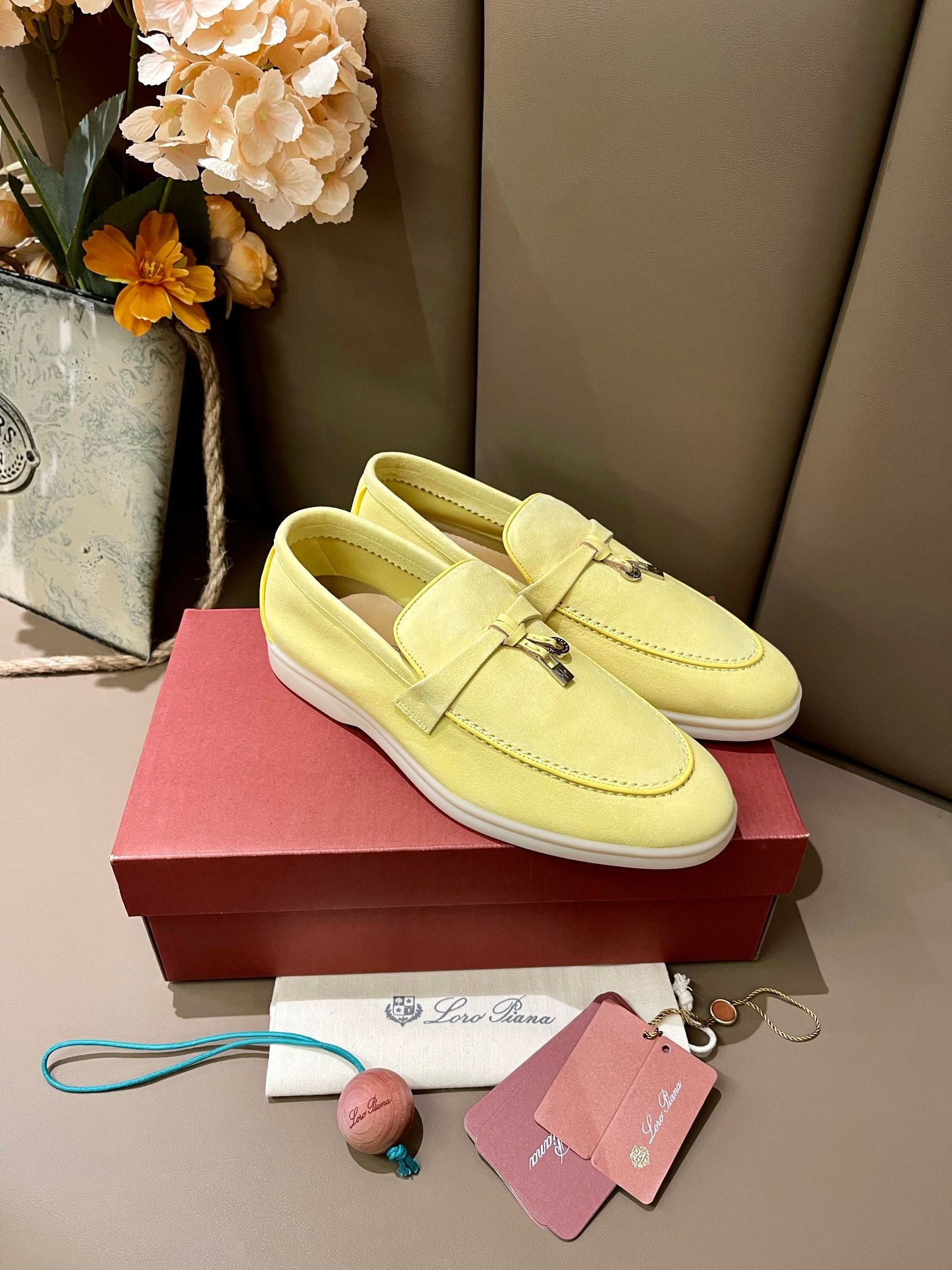 Loro Piana woman - Image 6