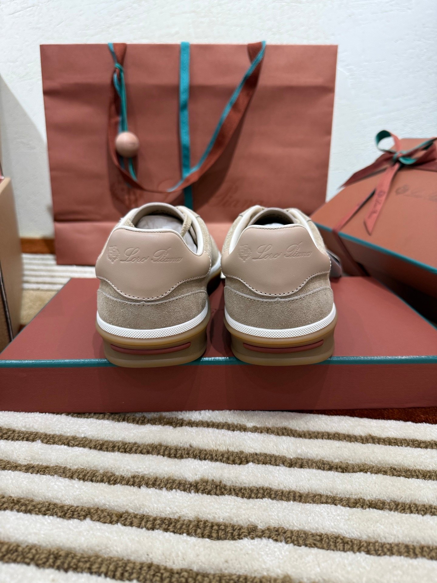 Loro Piana woman - Image 6