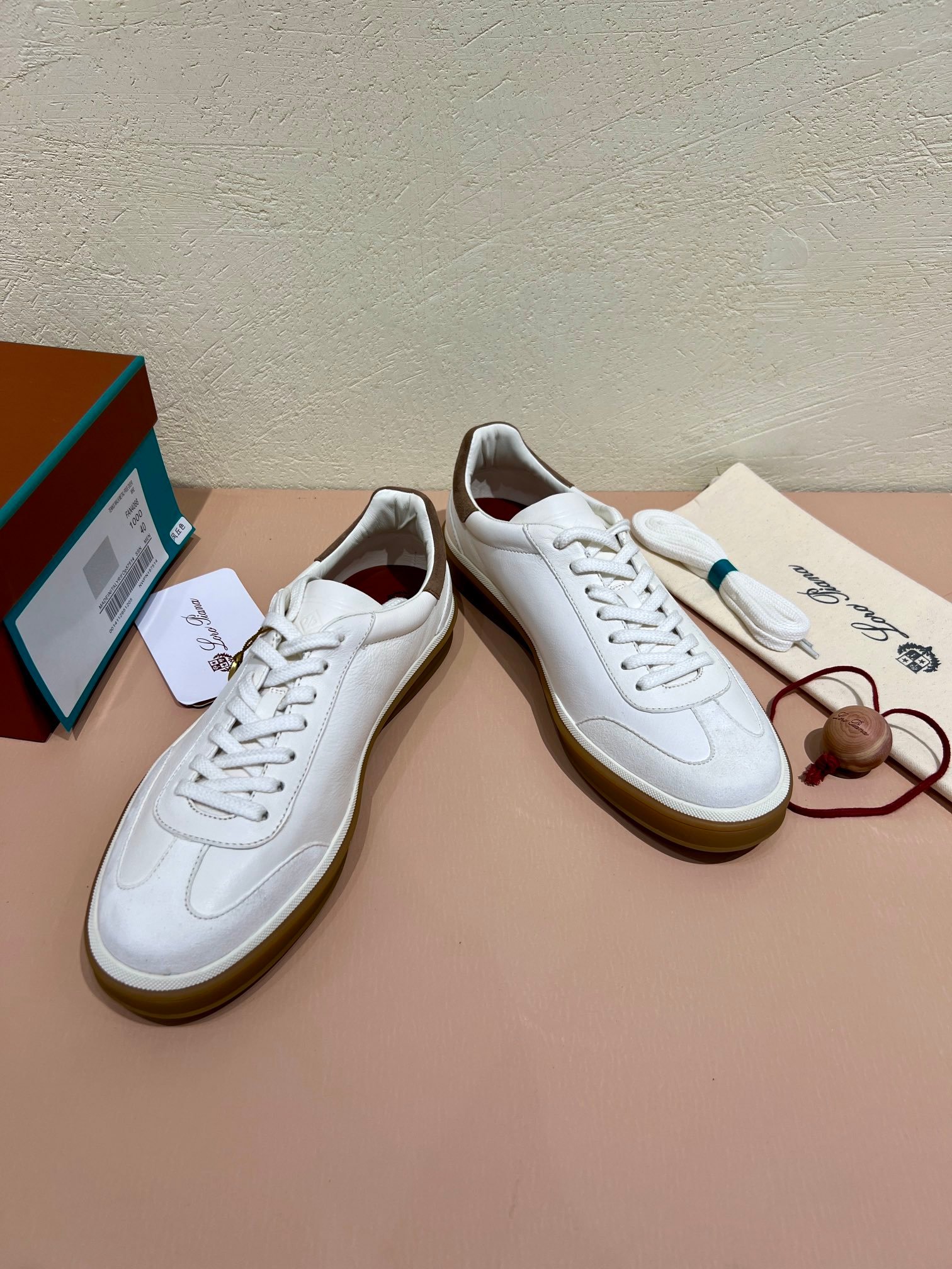 Loro Piana woman - Image 6