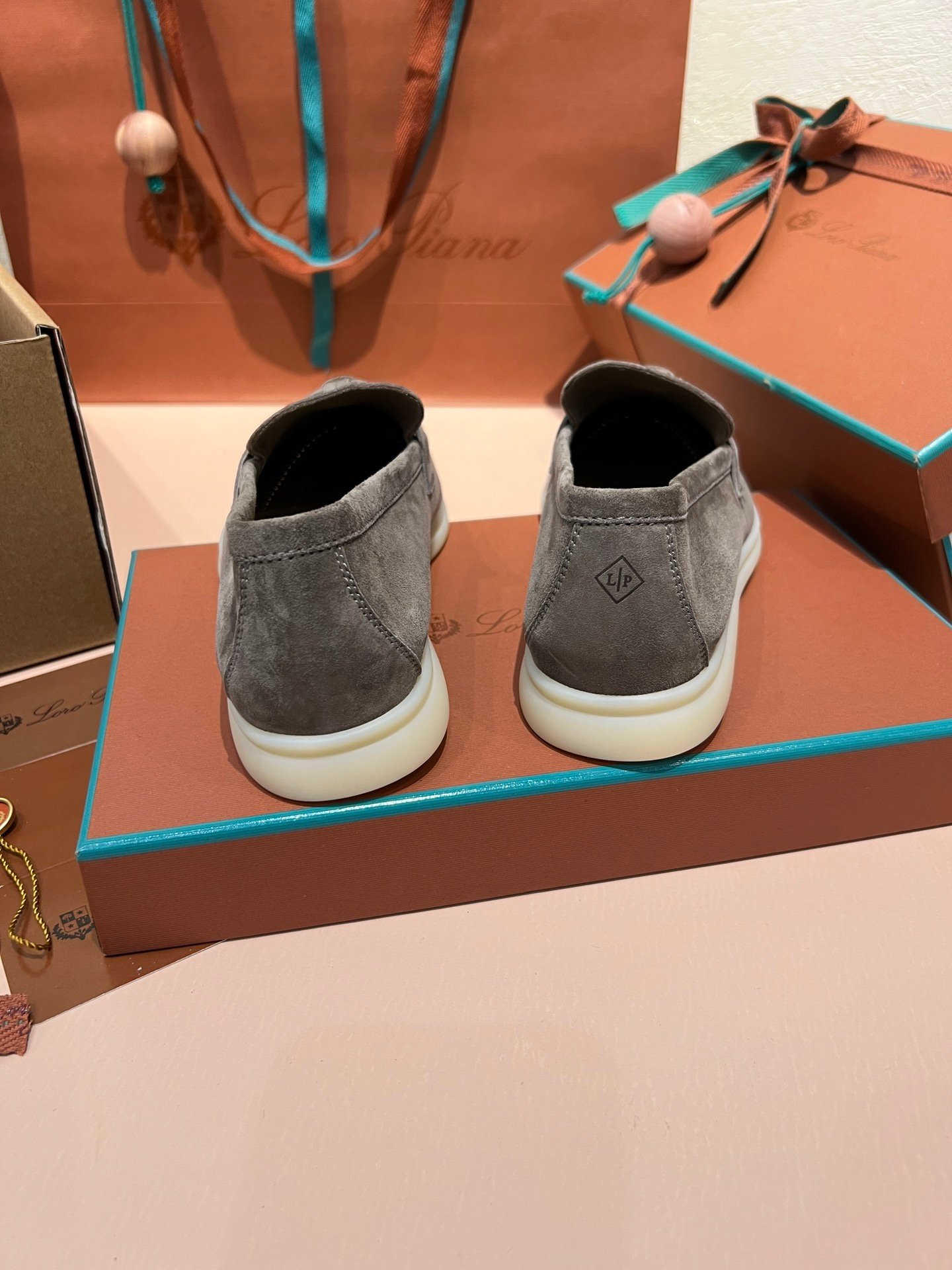 Loro Piana woman - Image 6