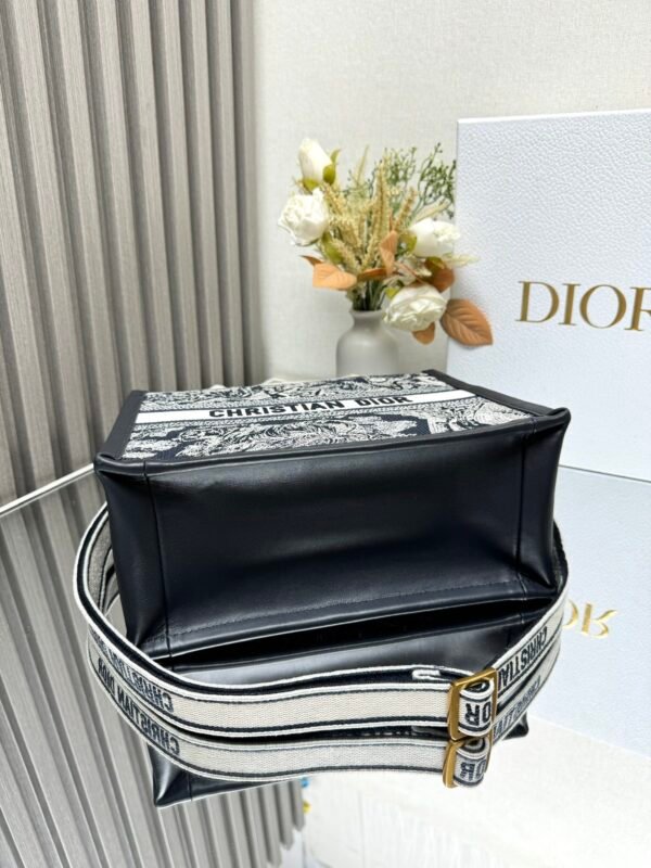DIOR - Image 6