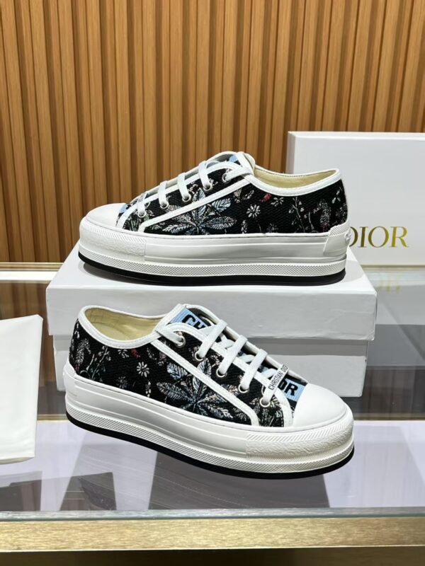 Dior women - Image 6